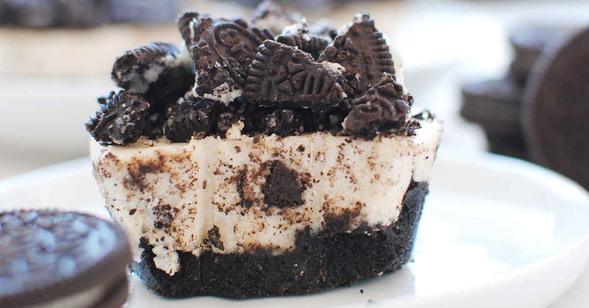 Oreo Cheesecake Recipe (Easy and No-Bake!) | Let's Eat Cake