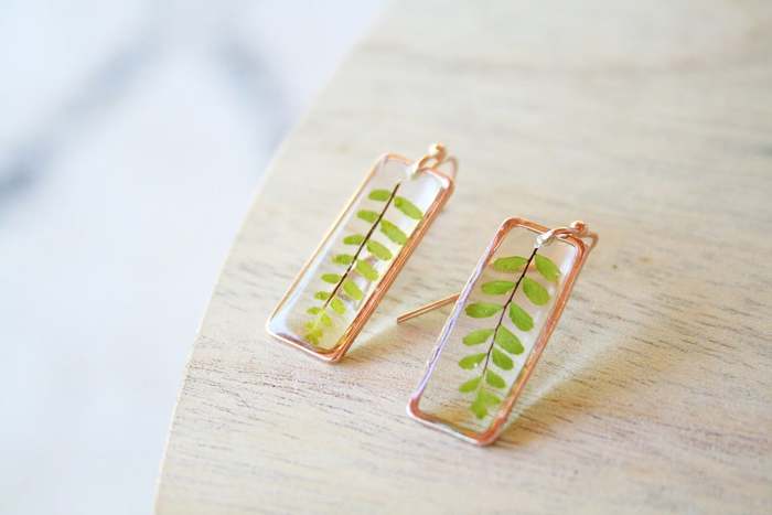 Cottagecore Fashion - resin leaf earrings