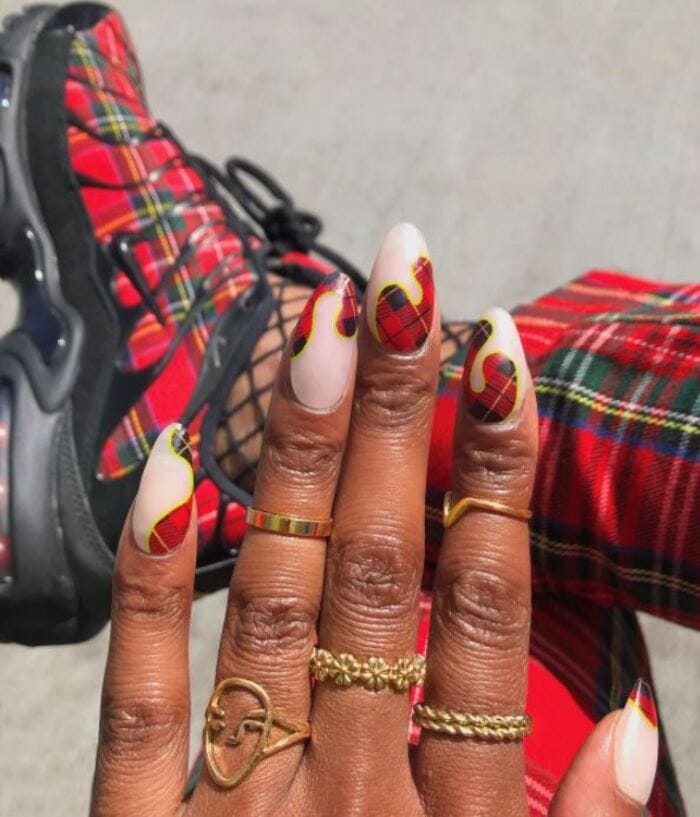 Christmas nails - Red plaid nails