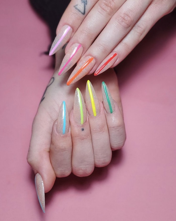 Stiletto Nails - Center Line