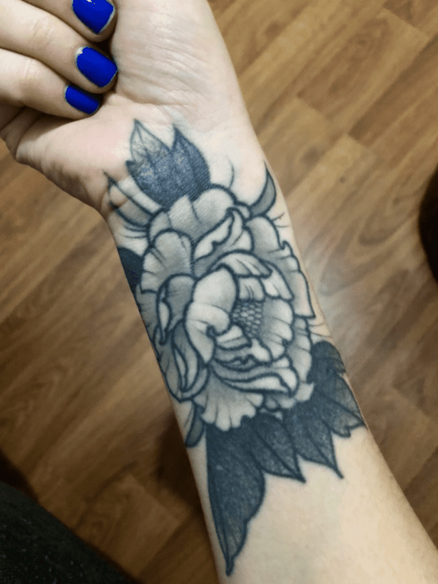 25 Cool Wrist Tattoos to Inspire Your Next Ink