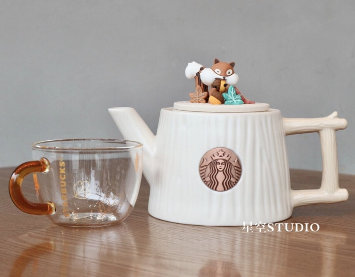 2023 Starbucks Autumn Relief Maple Leaves 12oz Coffee Mugs W/ Squirrel  Stick
