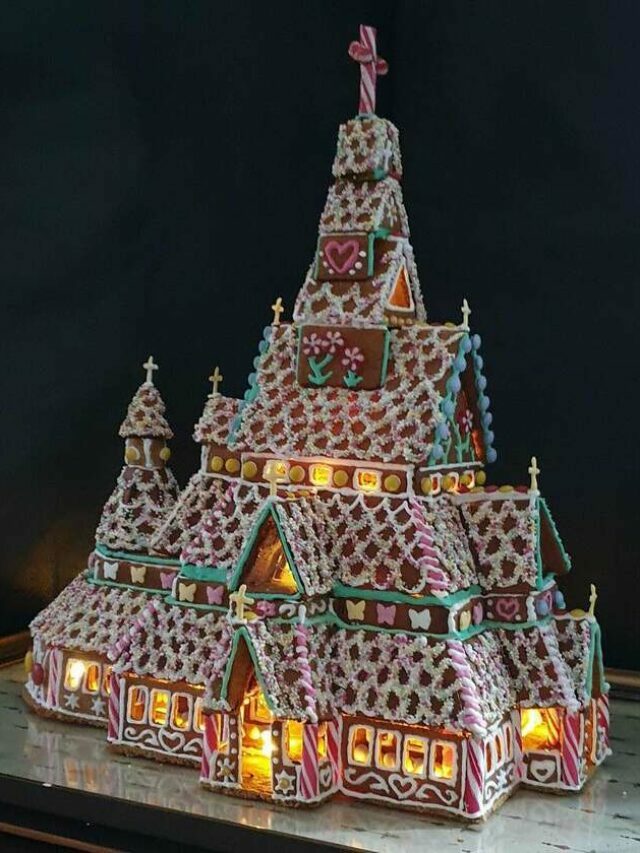 16 Out-Of-This-World Gingerbread Houses That Will Blow Your Mind