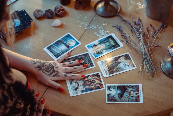 Cheap Valentines Day Ideas - get tarot card pulled