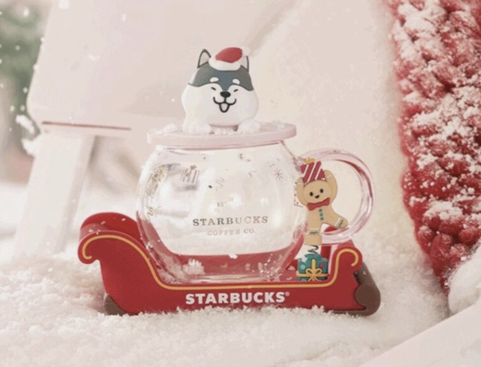 New Starbucks 2023 China Christmas Cute Capybara Brown 12oz Mug